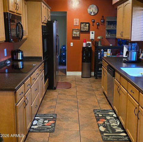 413 N Cottonwood Avenue, Winslow, AZ 86047