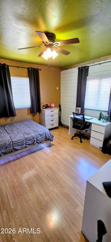 413 N Cottonwood Avenue, Winslow, AZ 86047