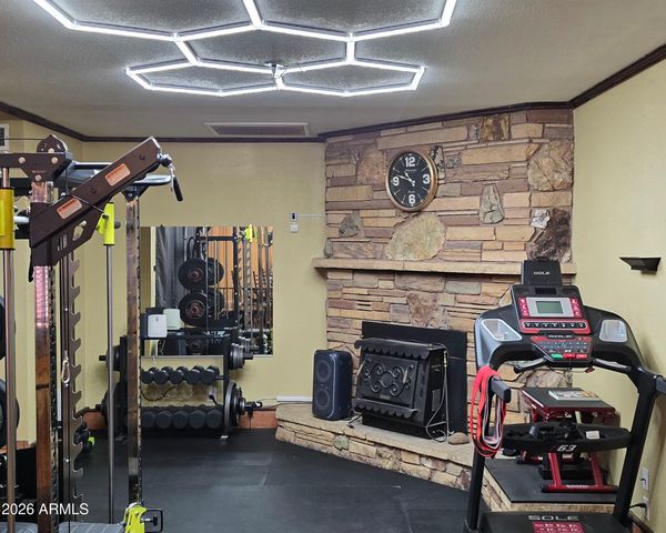 413 N Cottonwood Avenue, Winslow, AZ 86047