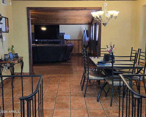 413 N Cottonwood Avenue, Winslow, AZ 86047