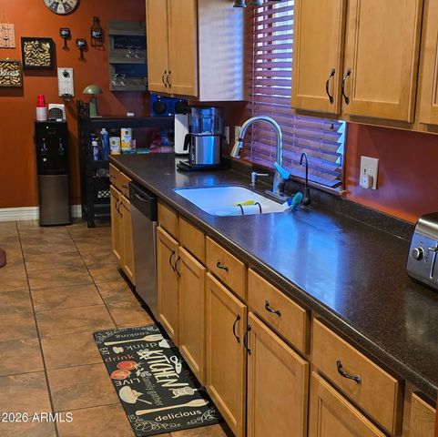 413 N Cottonwood Avenue, Winslow, AZ 86047