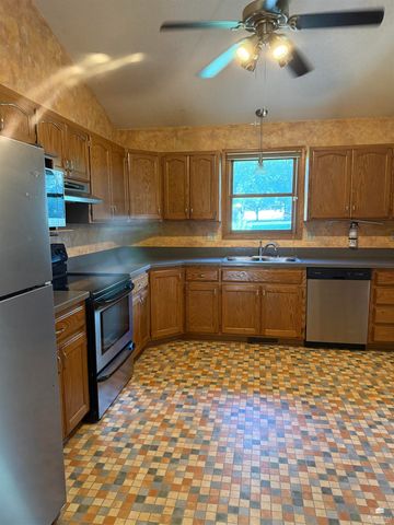 1610 Little Kitten Avenue, Manhattan, KS 66503