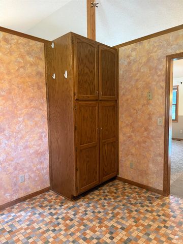 1610 Little Kitten Avenue, Manhattan, KS 66503