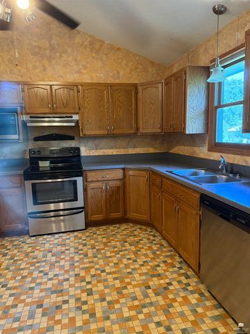 1610 Little Kitten Avenue, Manhattan, KS 66503