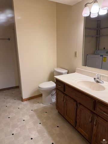 1610 Little Kitten Avenue, Manhattan, KS 66503