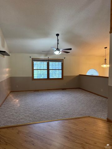 1610 Little Kitten Avenue, Manhattan, KS 66503