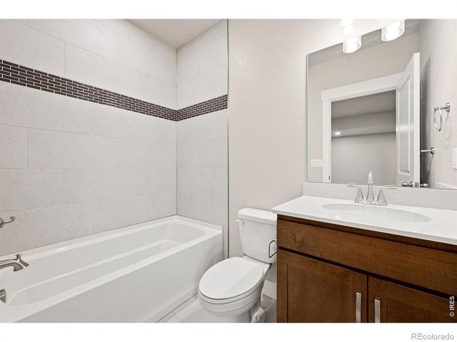 4232 Trapper Lake Drive, Loveland, CO 80538