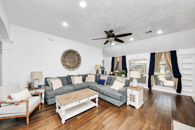 5231 S Fm 565 Road, Cove, TX 77523