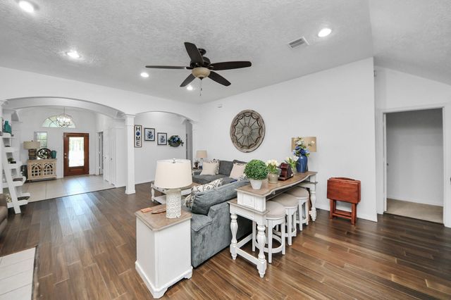 5231 S Fm 565 Road, Cove, TX 77523