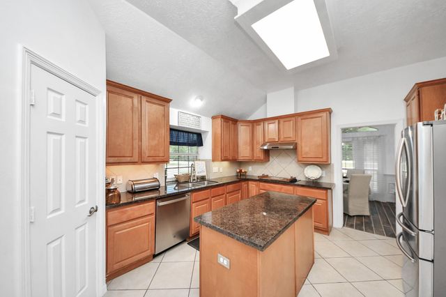 5231 S Fm 565 Road, Cove, TX 77523