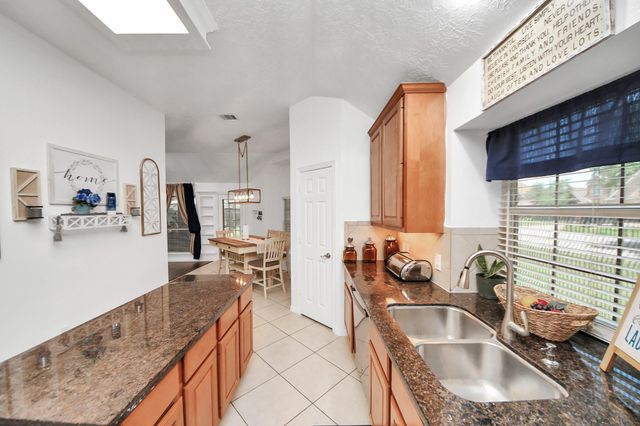 5231 S Fm 565 Road, Cove, TX 77523