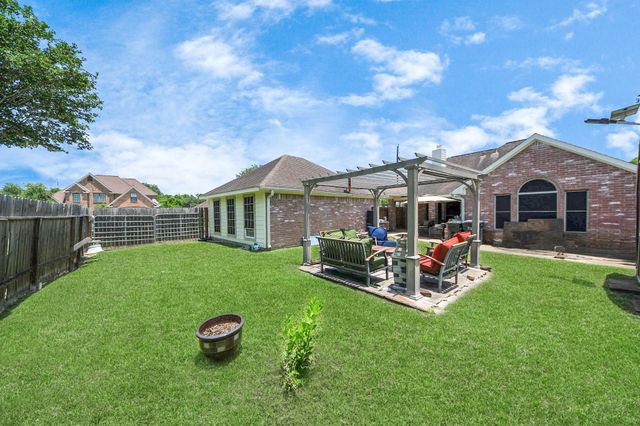 5231 S Fm 565 Road, Cove, TX 77523