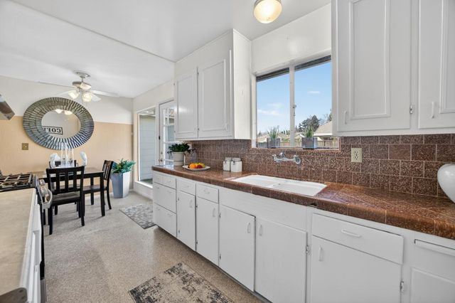 6001 Grant Ave, Carmichael, CA 95608