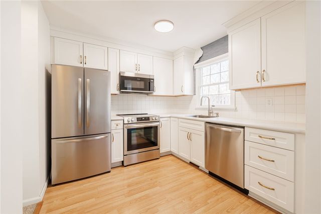 1136 The Grove, Victor, NY 14564