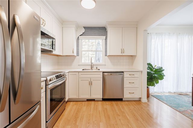 1136 The Grove, Victor, NY 14564