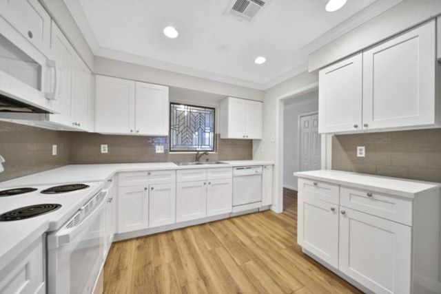7846 Kendalia Drive, Houston, TX 77036