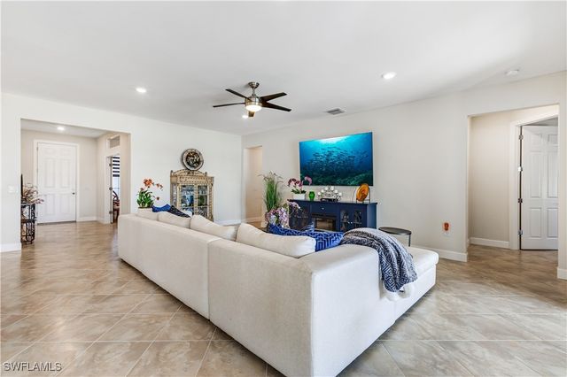 7611 Winding Cypress DR, Naples, FL 34114