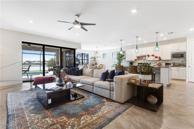 7611 Winding Cypress DR, Naples, FL 34114