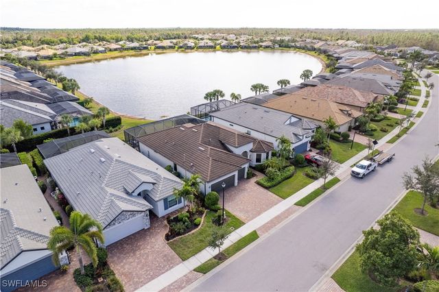 7611 Winding Cypress DR, Naples, FL 34114