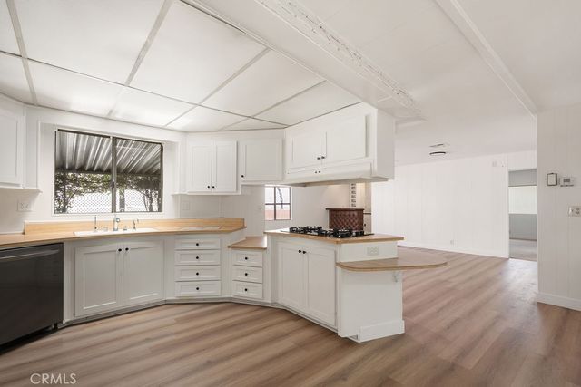 4095 Fruit St 843, La Verne, CA 91750