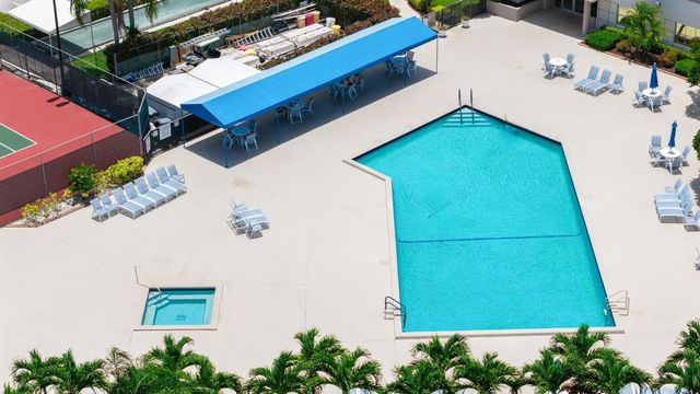 9305 Flynn Circle 6, Boca Raton, FL 33496