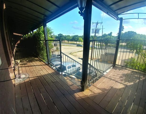 109 NW 20th Street 205, Fort Worth, TX 76164