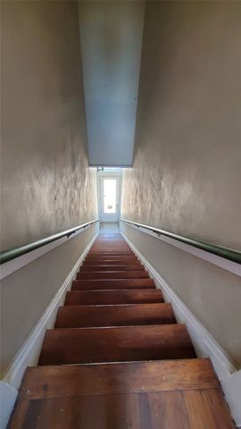 109 NW 20th Street 205, Fort Worth, TX 76164