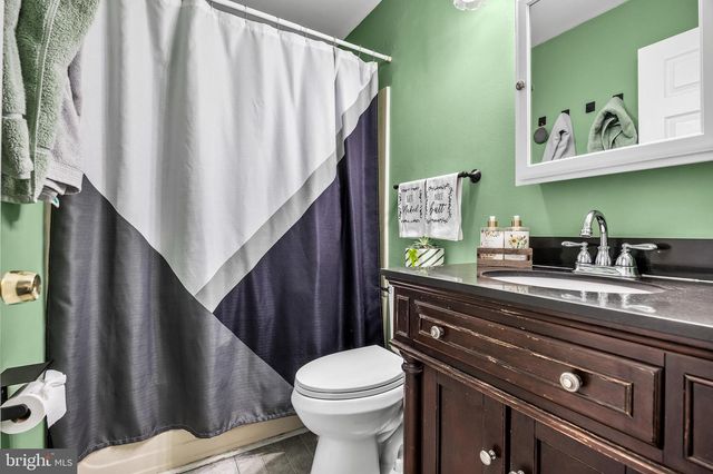 42 EASTMONT LN, Sicklerville, NJ 08081