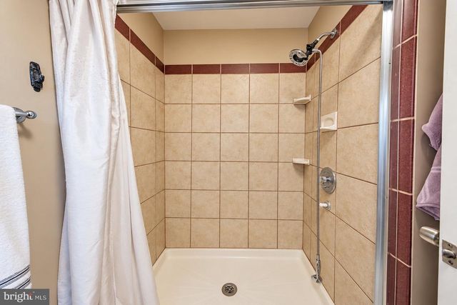 31 N BROOKLINE DR, Laurel Springs, NJ 08021