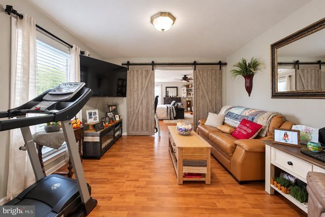 31 N BROOKLINE DR, Laurel Springs, NJ 08021