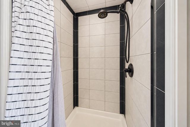 31 N BROOKLINE DR, Laurel Springs, NJ 08021