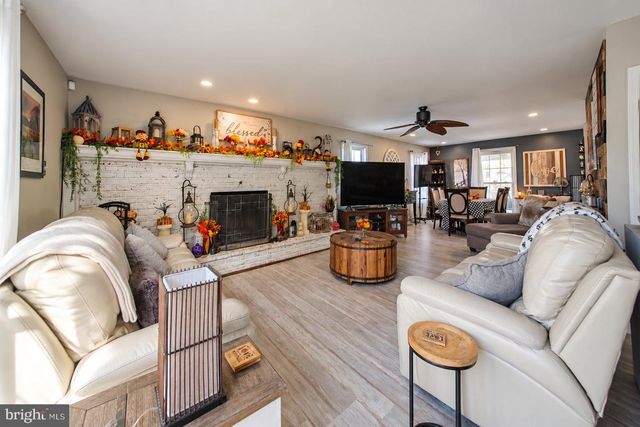 31 N BROOKLINE DR, Laurel Springs, NJ 08021
