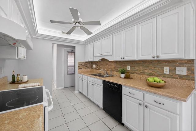 1417 INGRAM DRIVE 79, Sun City Center, FL 33573