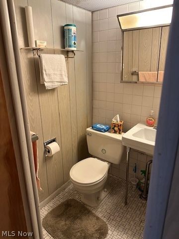 5857 W 54th Street, Parma, OH 44129