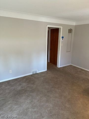 5857 W 54th Street, Parma, OH 44129