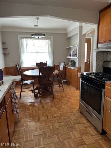 5857 W 54th Street, Parma, OH 44129