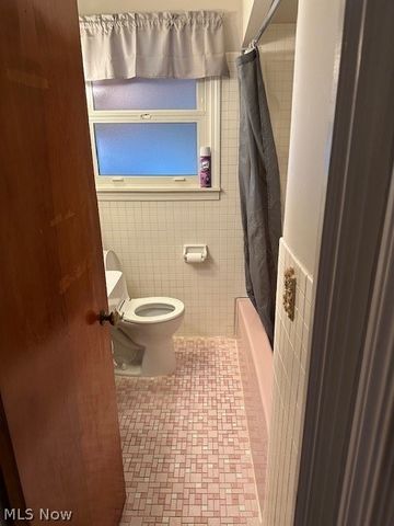 5857 W 54th Street, Parma, OH 44129