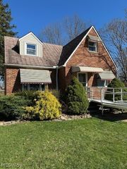5857 W 54th Street, Parma, OH 44129