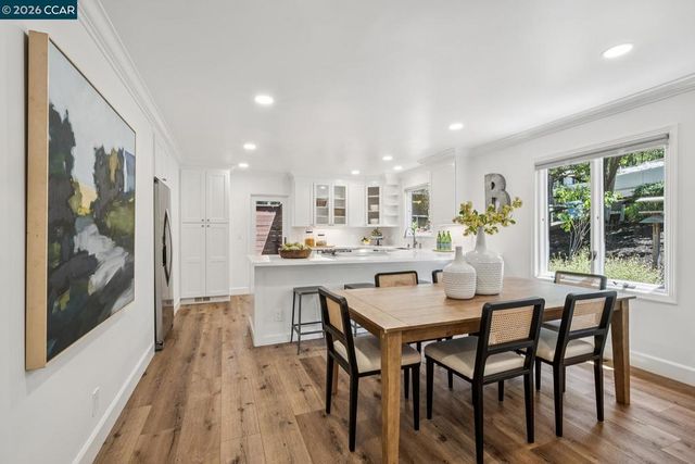 996 Hawthorne Dr, Lafayette, CA 94549