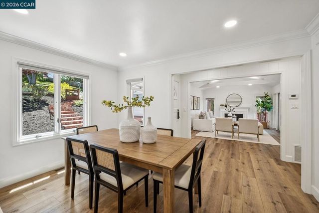 996 Hawthorne Dr, Lafayette, CA 94549