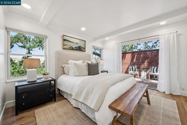 996 Hawthorne Dr, Lafayette, CA 94549
