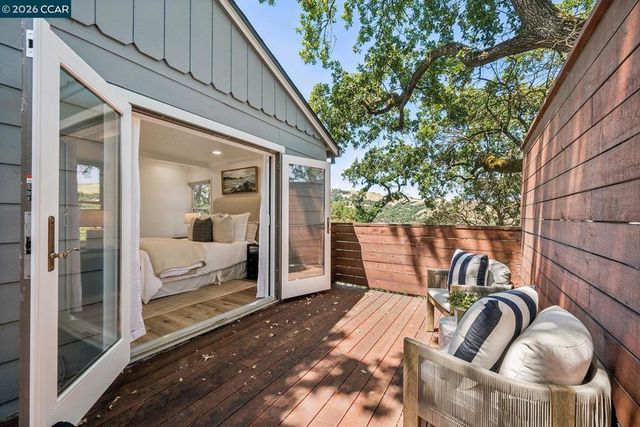 996 Hawthorne Dr, Lafayette, CA 94549