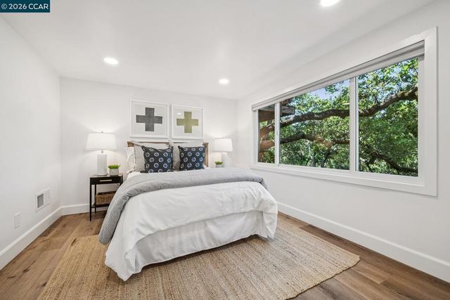 996 Hawthorne Dr, Lafayette, CA 94549