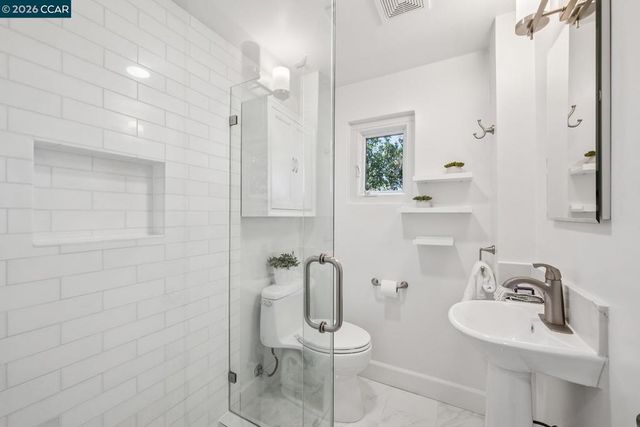 996 Hawthorne Dr, Lafayette, CA 94549