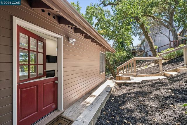 996 Hawthorne Dr, Lafayette, CA 94549