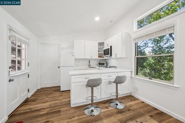 996 Hawthorne Dr, Lafayette, CA 94549