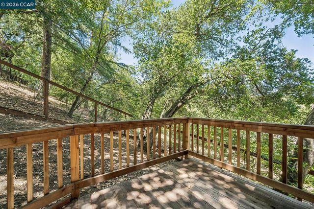 996 Hawthorne Dr, Lafayette, CA 94549