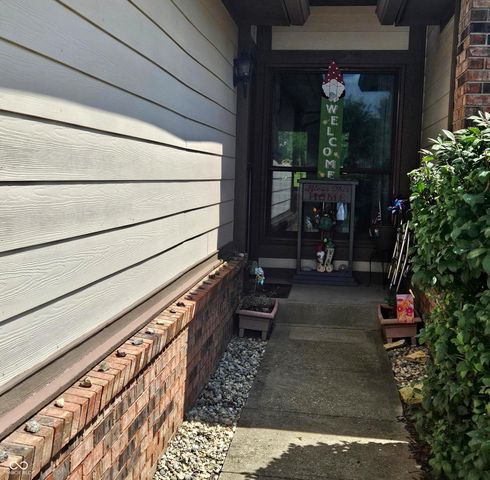 563 Cielo Vista Court, Greenwood, IN 46143