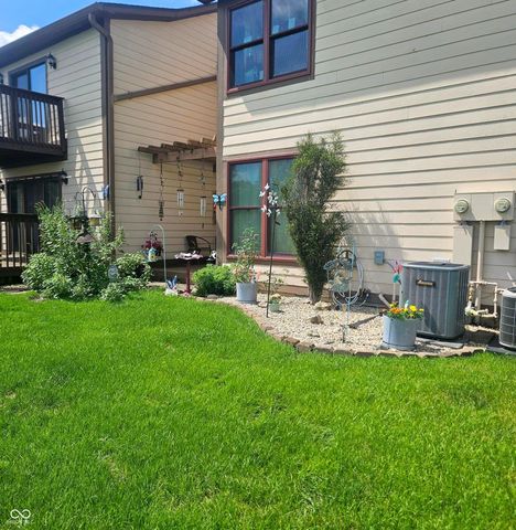 563 Cielo Vista Court, Greenwood, IN 46143
