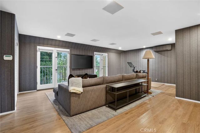 8374 Yucca Trail, Los Angeles, CA 90046